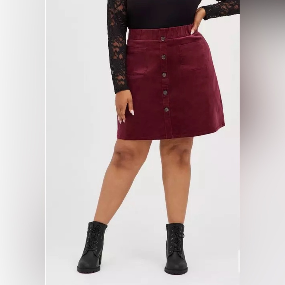 Torrid Mini Corduroy Button-Front Skirt/ burgundy/ size 2